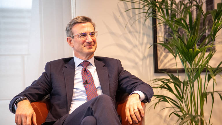 Peter Orszag Hair: The Internet Fascination Behind a Serious Economist